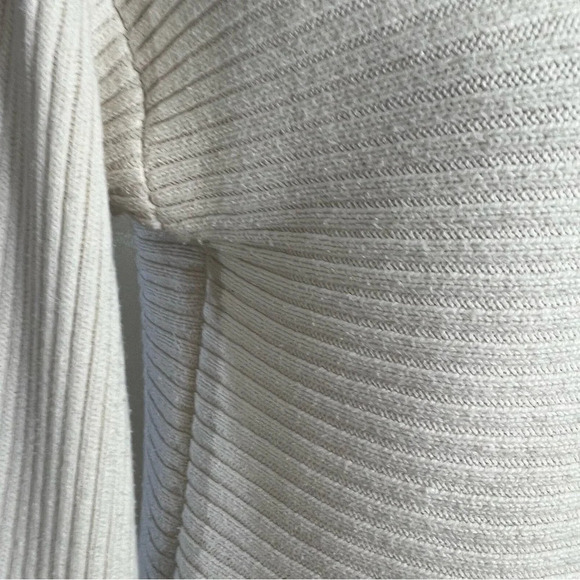 Vince Camuto High Neck Cream Sweater Size XS Knit Top Pullover Fall Winter - Picture 8 of 9